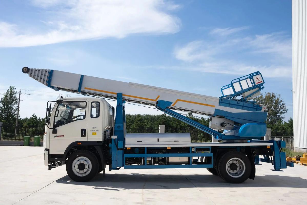 雨湖云梯上料车租赁费用