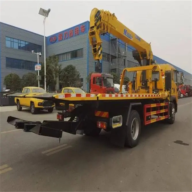 雨湖附近小随车吊出租电话，轻松解决搬运烦恼