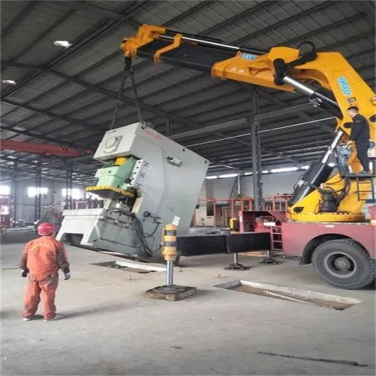 雨湖80吨折臂吊车出租附近电话