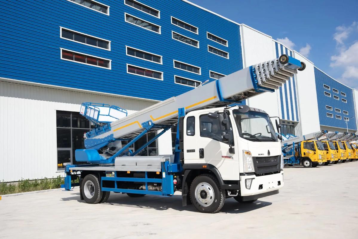 雨湖出租云梯车高空作业车 建筑垃圾搬运